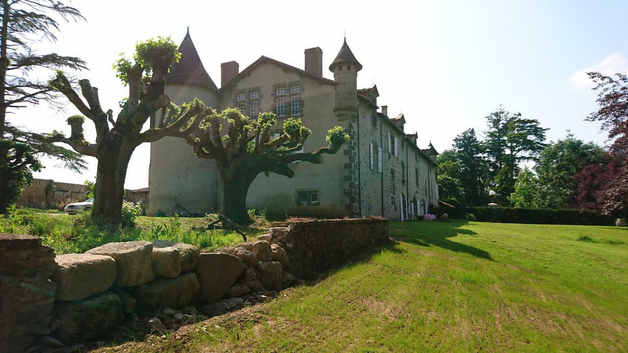 Bed and Breakfast Pierre Deluen Domaine De La Grange De Quaire Chassenon Esterno foto