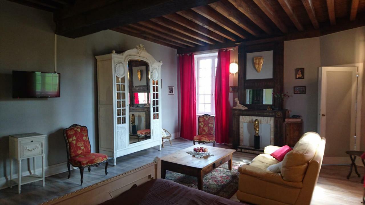 Bed and Breakfast Pierre Deluen Domaine De La Grange De Quaire Chassenon Esterno foto